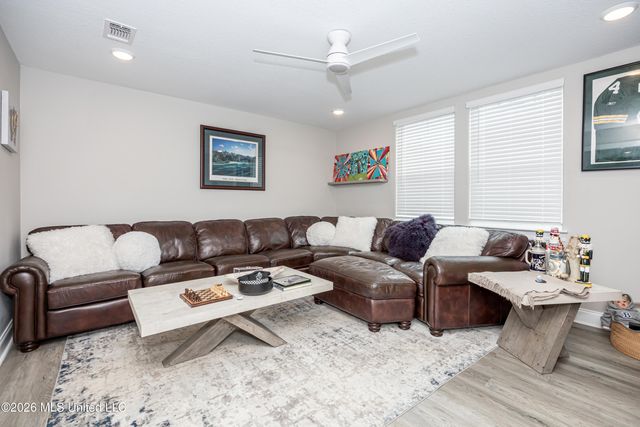 6833 Enclave Lane, Ocean Springs, MS 39564