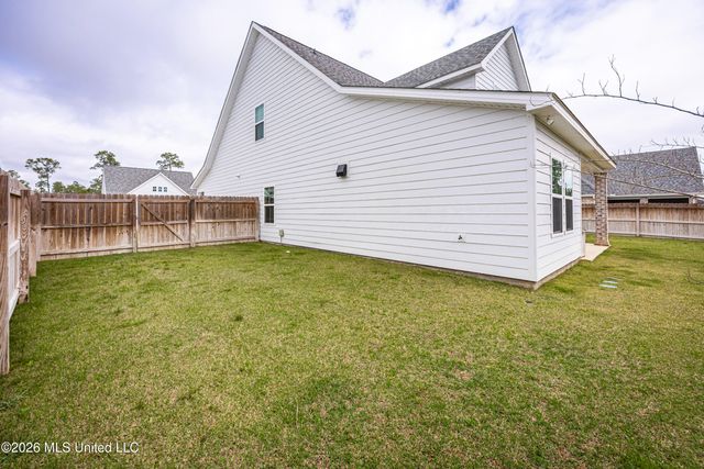 6833 Enclave Lane, Ocean Springs, MS 39564