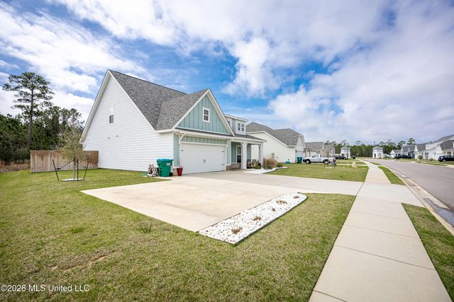 6833 Enclave Lane, Ocean Springs, MS 39564