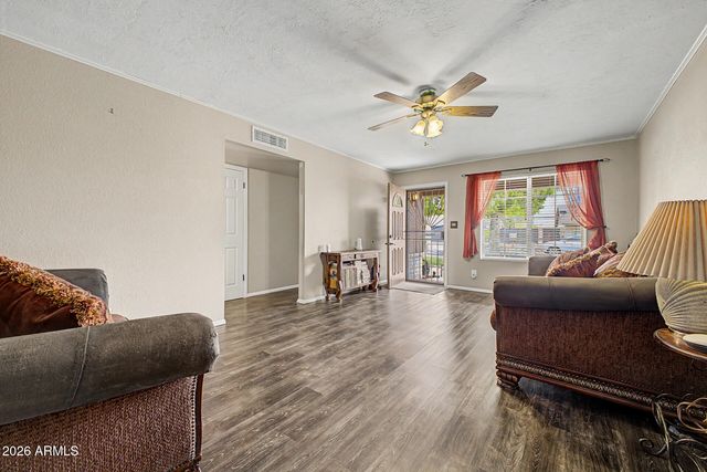 2214 E HOLMES Avenue, Mesa, AZ 85204