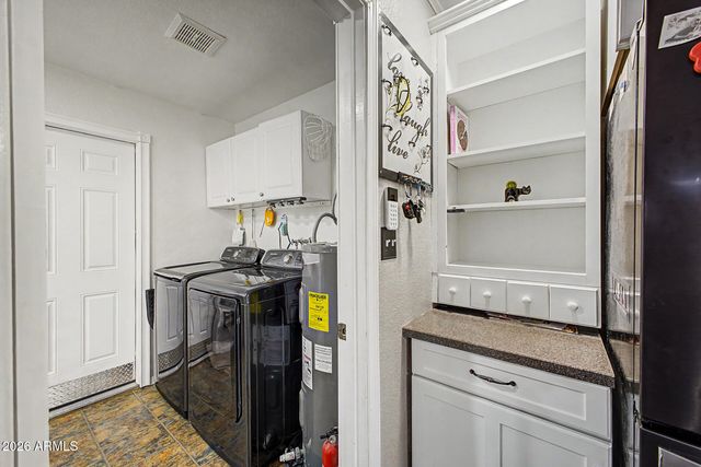 2214 E HOLMES Avenue, Mesa, AZ 85204
