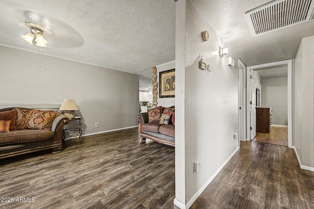 2214 E HOLMES Avenue, Mesa, AZ 85204