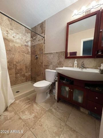 2214 E HOLMES Avenue, Mesa, AZ 85204