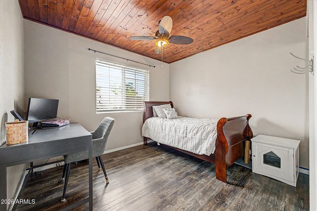 2214 E HOLMES Avenue, Mesa, AZ 85204