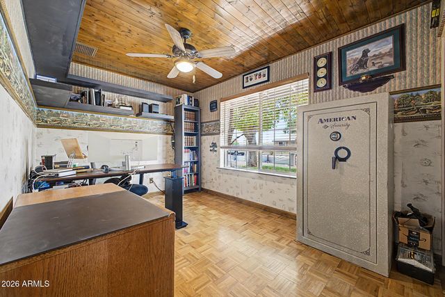 2214 E HOLMES Avenue, Mesa, AZ 85204
