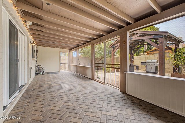 2214 E HOLMES Avenue, Mesa, AZ 85204
