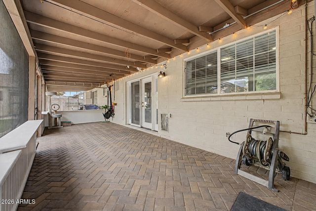 2214 E HOLMES Avenue, Mesa, AZ 85204