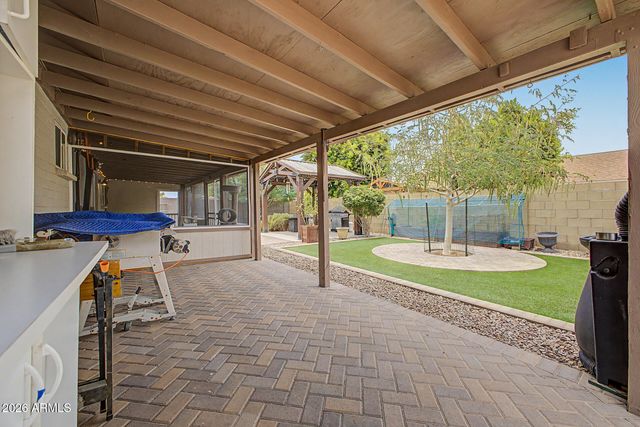 2214 E HOLMES Avenue, Mesa, AZ 85204