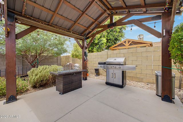 2214 E HOLMES Avenue, Mesa, AZ 85204