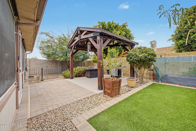 2214 E HOLMES Avenue, Mesa, AZ 85204