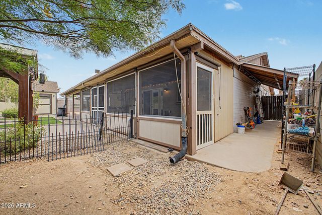 2214 E HOLMES Avenue, Mesa, AZ 85204