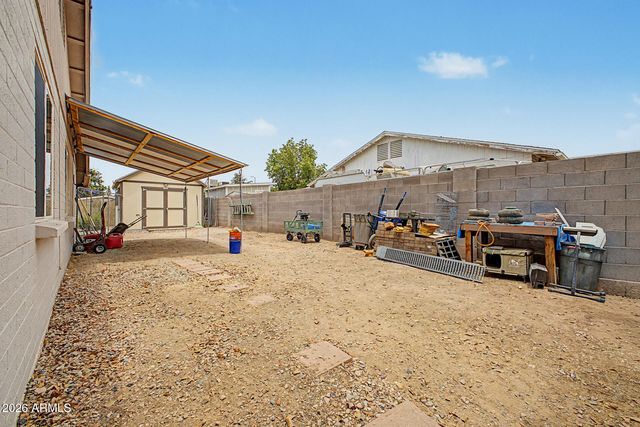 2214 E HOLMES Avenue, Mesa, AZ 85204