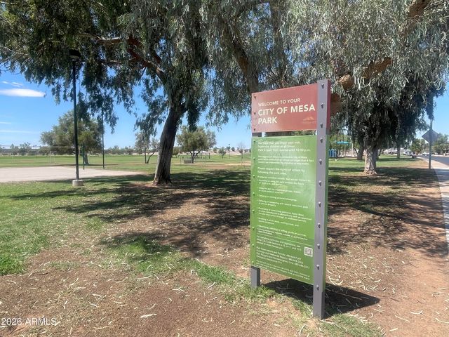 2214 E HOLMES Avenue, Mesa, AZ 85204