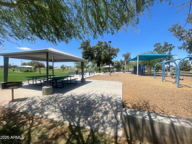 2214 E HOLMES Avenue, Mesa, AZ 85204