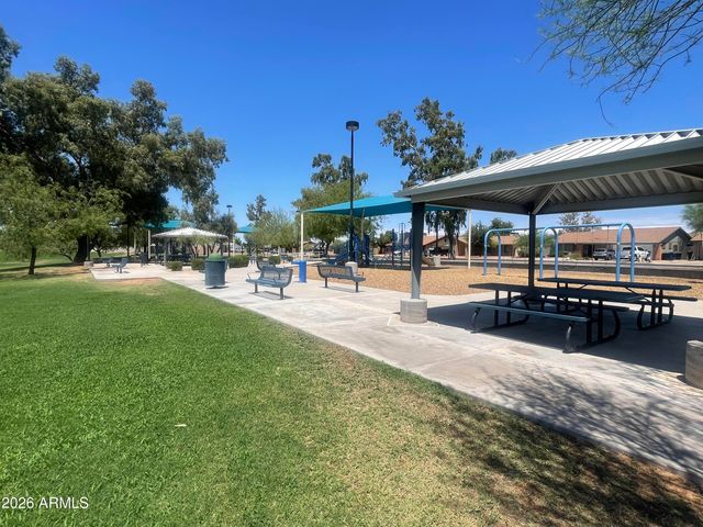 2214 E HOLMES Avenue, Mesa, AZ 85204