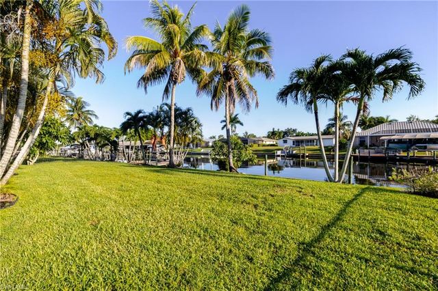 2015 SE 13th ST, Cape Coral, FL 33990