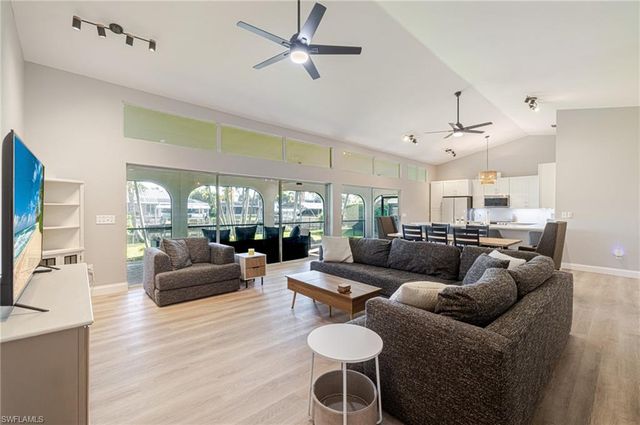 2015 SE 13th ST, Cape Coral, FL 33990