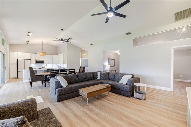 2015 SE 13th ST, Cape Coral, FL 33990