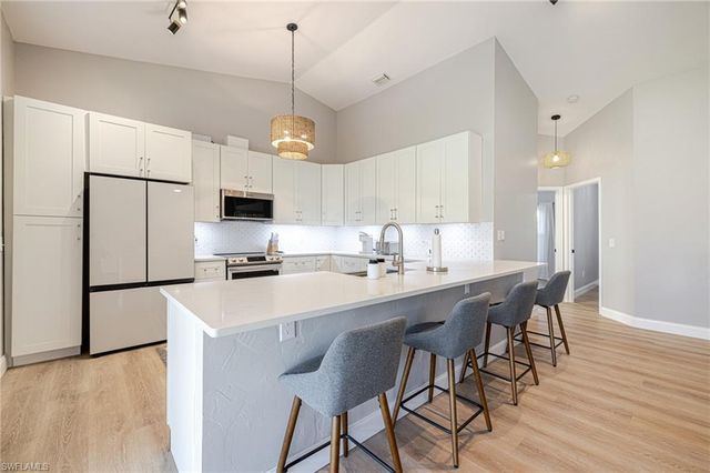 2015 SE 13th ST, Cape Coral, FL 33990