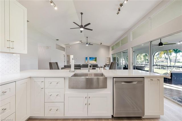 2015 SE 13th ST, Cape Coral, FL 33990