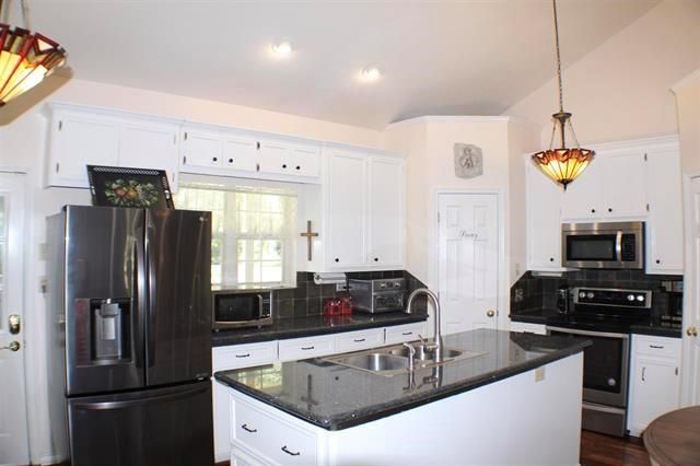 19078 Highway 326 N, Sour Lake, TX 77659