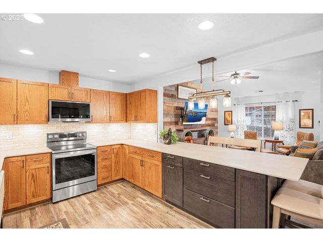 635 VALLEY VISTA St, Sutherlin, OR 97479