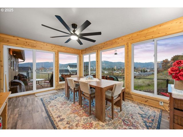 635 VALLEY VISTA St, Sutherlin, OR 97479