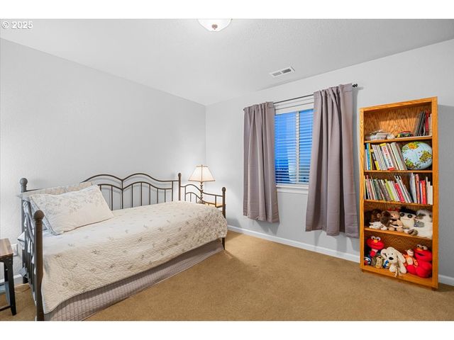 635 VALLEY VISTA St, Sutherlin, OR 97479