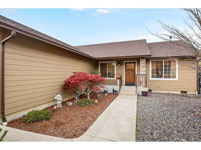 635 VALLEY VISTA St, Sutherlin, OR 97479