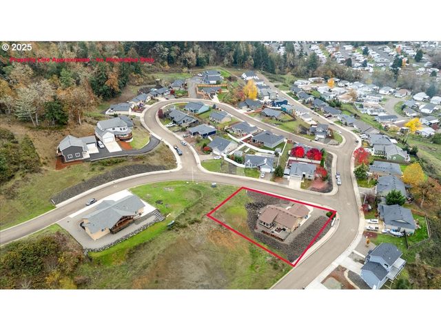 635 VALLEY VISTA St, Sutherlin, OR 97479