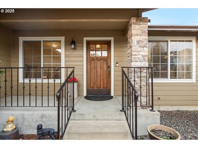 635 VALLEY VISTA St, Sutherlin, OR 97479