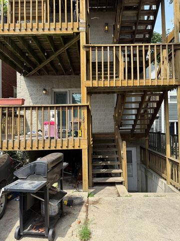 1531 W Oakdale Avenue 1, Chicago, IL 60657