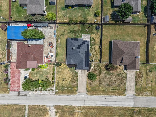 144 Price Circle, Hackberry, TX 75036