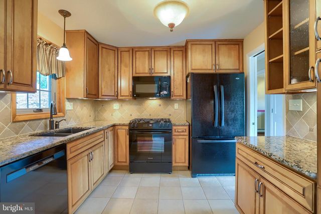 23 COLUMBIA DR, Camp Hill, PA 17011
