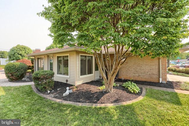 23 COLUMBIA DR, Camp Hill, PA 17011