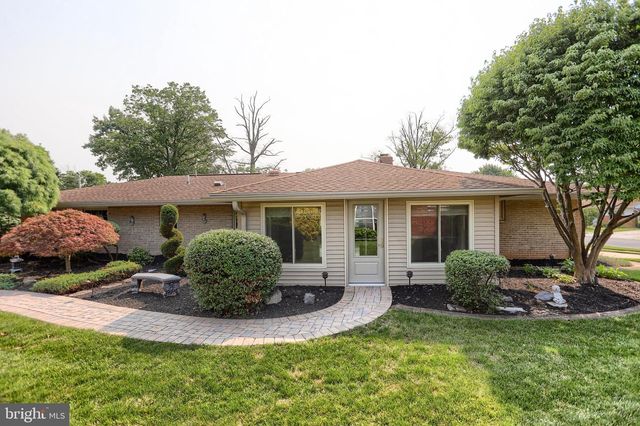 23 COLUMBIA DR, Camp Hill, PA 17011