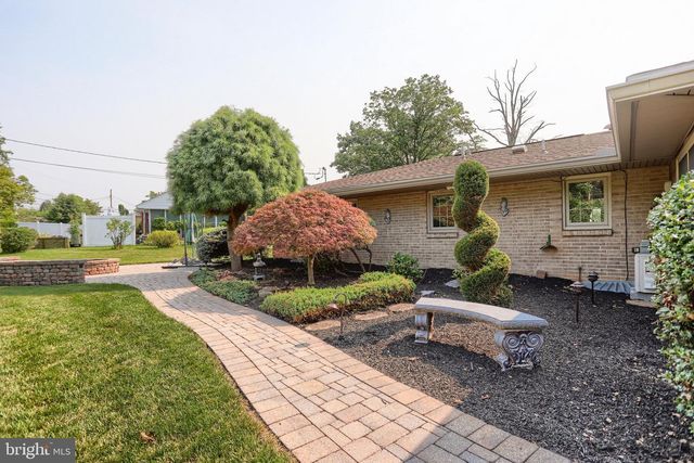 23 COLUMBIA DR, Camp Hill, PA 17011