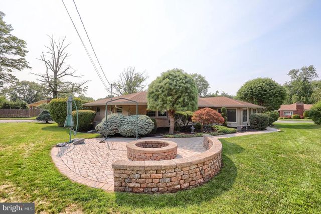 23 COLUMBIA DR, Camp Hill, PA 17011