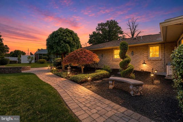 23 COLUMBIA DR, Camp Hill, PA 17011