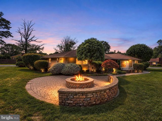 23 COLUMBIA DR, Camp Hill, PA 17011