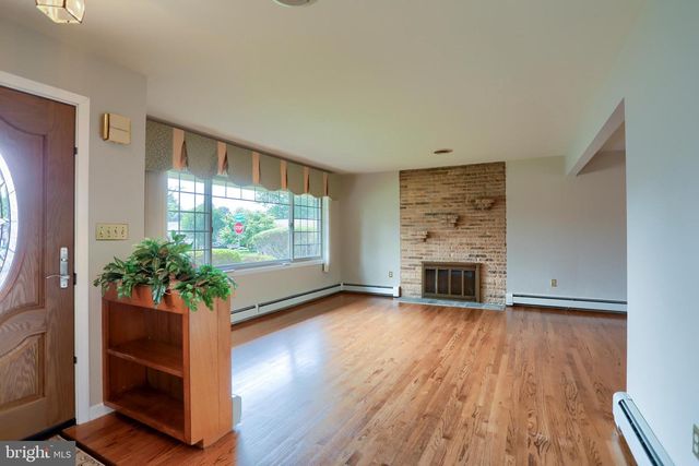 23 COLUMBIA DR, Camp Hill, PA 17011