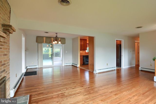 23 COLUMBIA DR, Camp Hill, PA 17011
