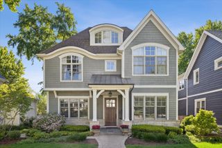7 S Quincy Street, Hinsdale, IL 60521