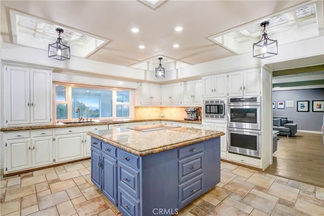 8800 Avenida Miravilla, Cherry Valley, CA 92223