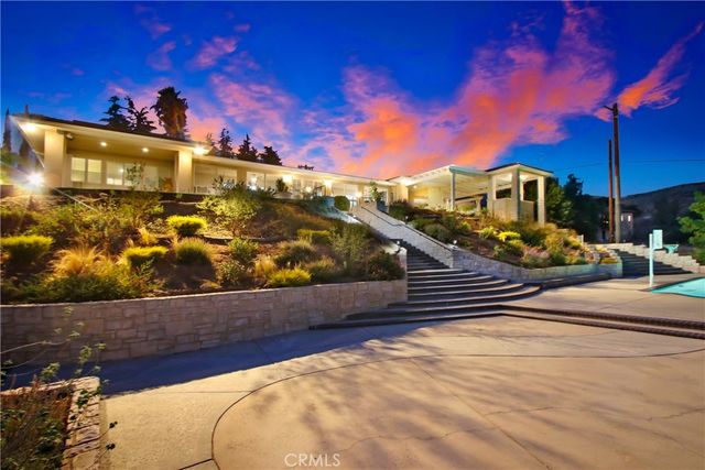 8800 Avenida Miravilla, Cherry Valley, CA 92223