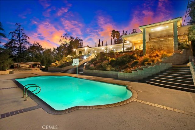 8800 Avenida Miravilla, Cherry Valley, CA 92223