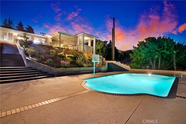 8800 Avenida Miravilla, Cherry Valley, CA 92223