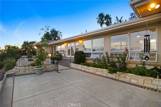 8800 Avenida Miravilla, Cherry Valley, CA 92223