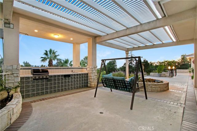 8800 Avenida Miravilla, Cherry Valley, CA 92223