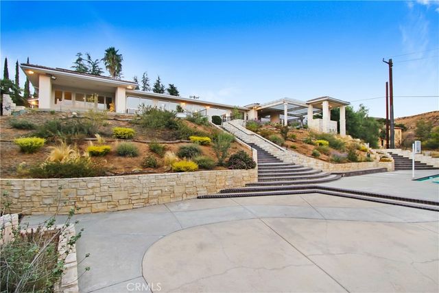 8800 Avenida Miravilla, Cherry Valley, CA 92223